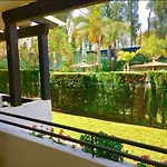 Puerto Banus With Private Garden アパート