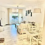 Puerto Banus With Private Garden 아파트
